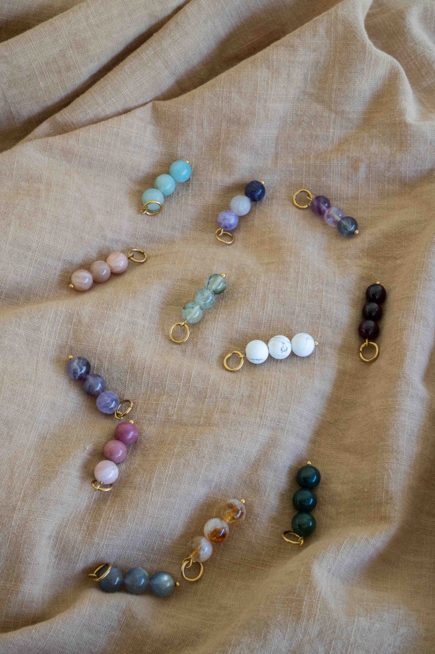 Fragment "Équilibre" – Trio de pierres naturelles alignées